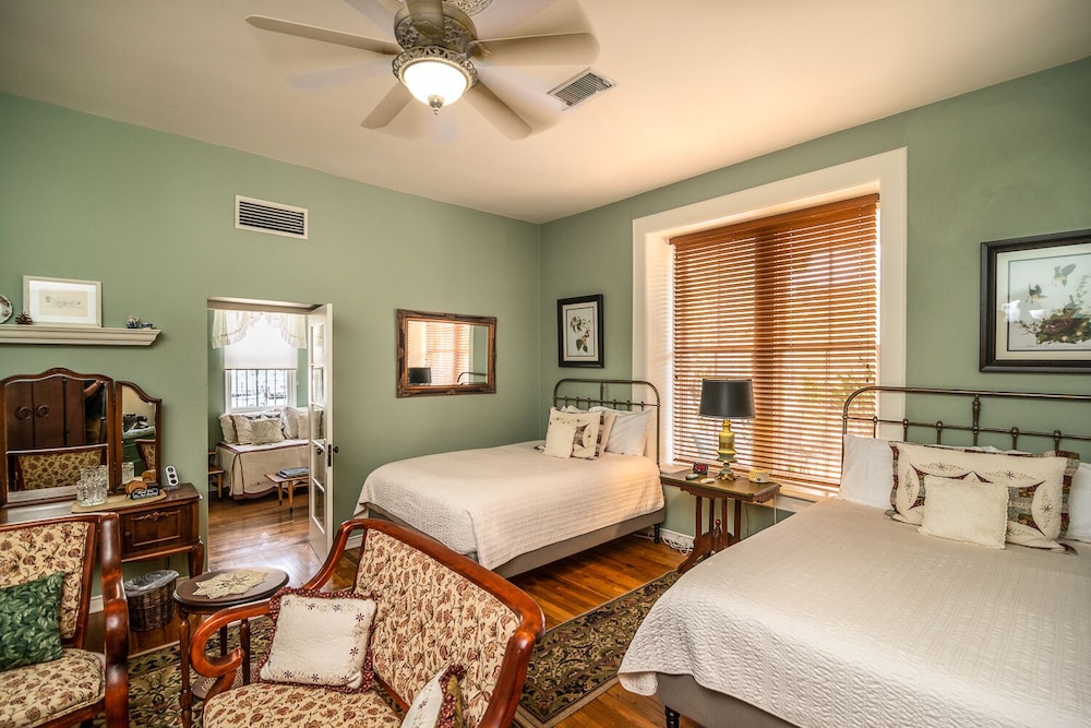 The Blenman House Inn 25/72