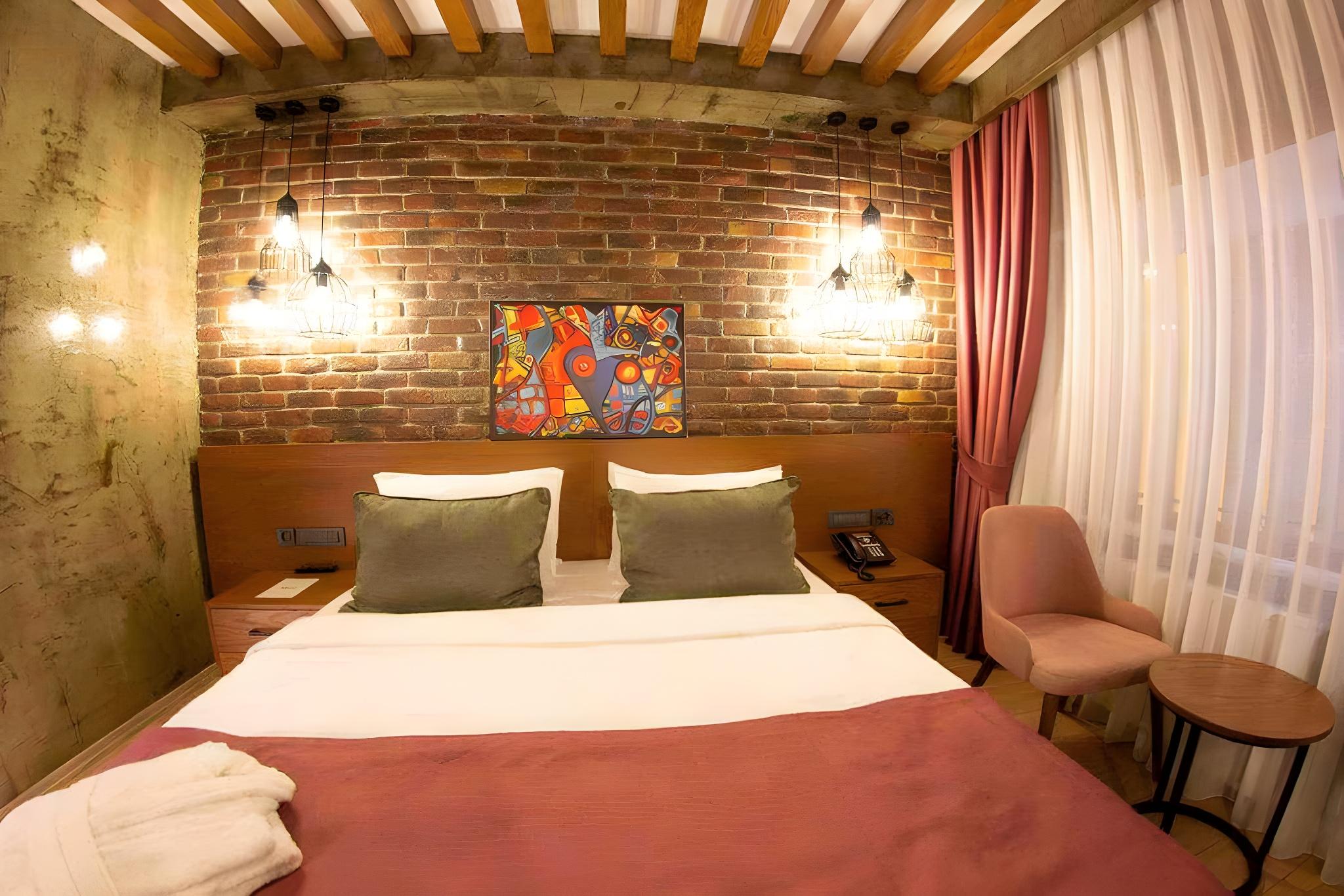 Deluxe, Queen Bed