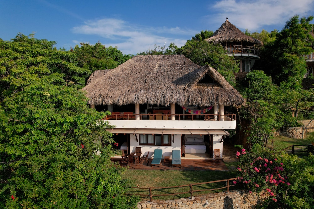 Zoa Hotel 63/67