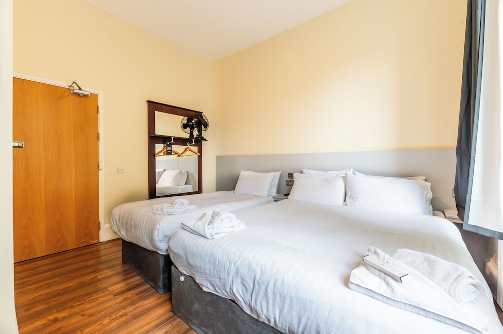 Astoria Hotel 22/42