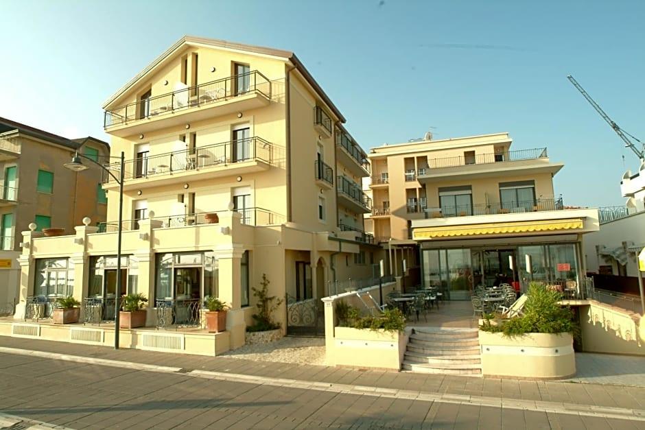 Hotel Bridge 3/41
