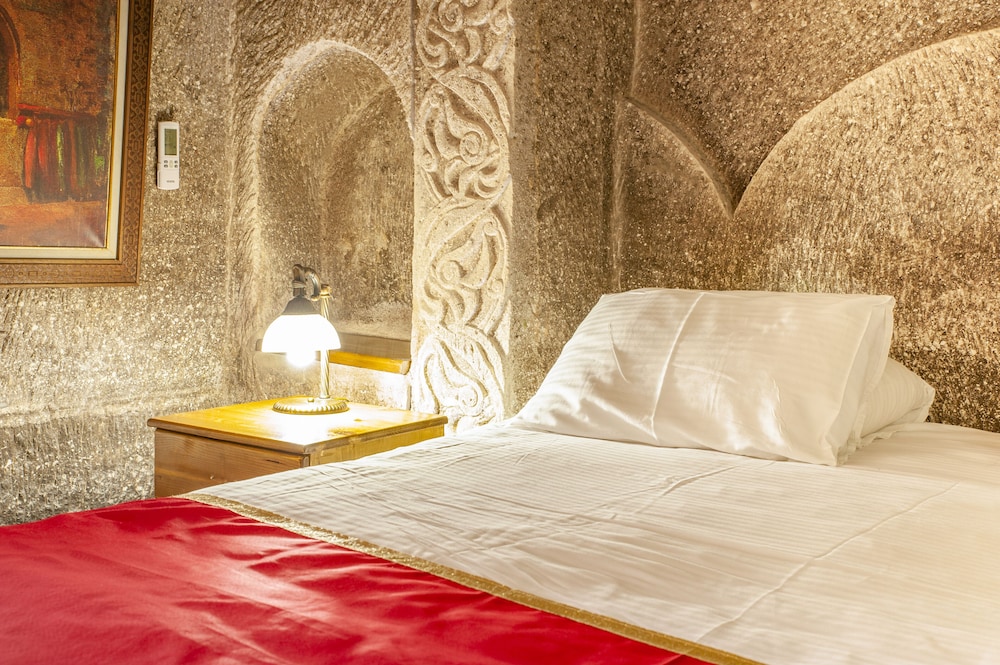 Ottoman Cave Suites 42/77