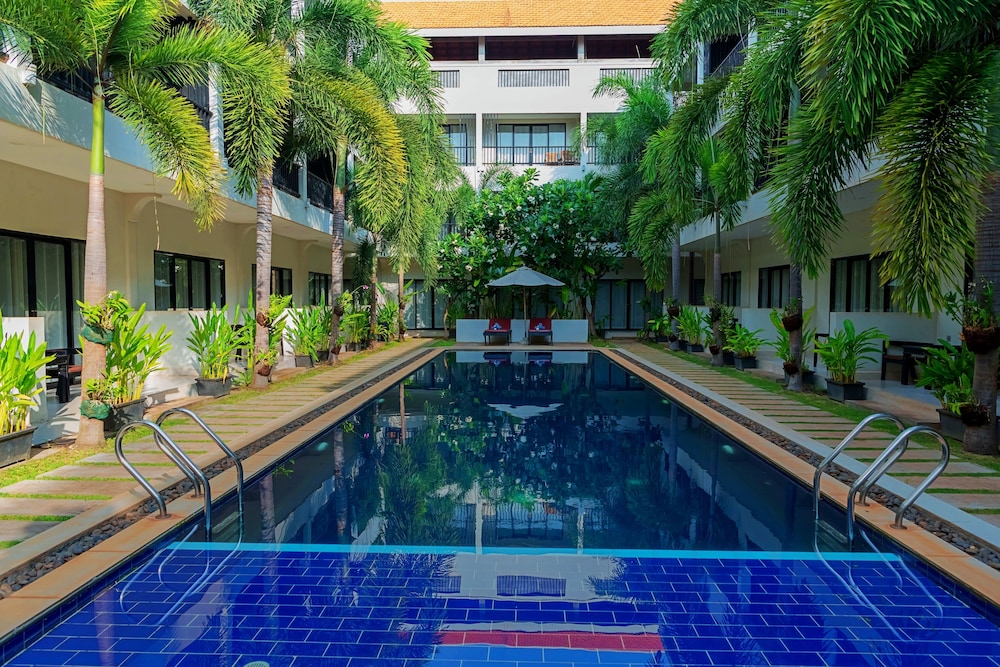 New Riverside Hotel 92/100