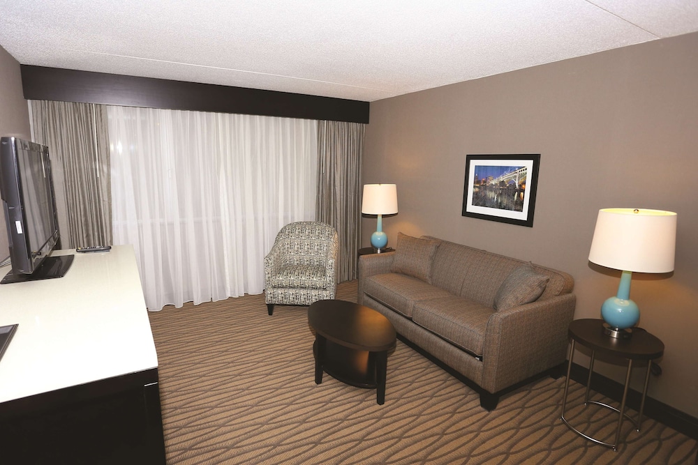 Wyndham Garden Westlake 38/83