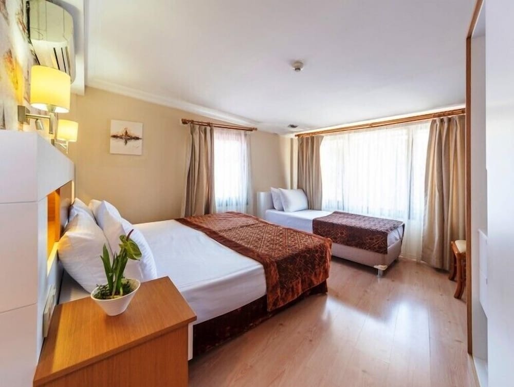 TAYA HATUN HOTEL 31/62