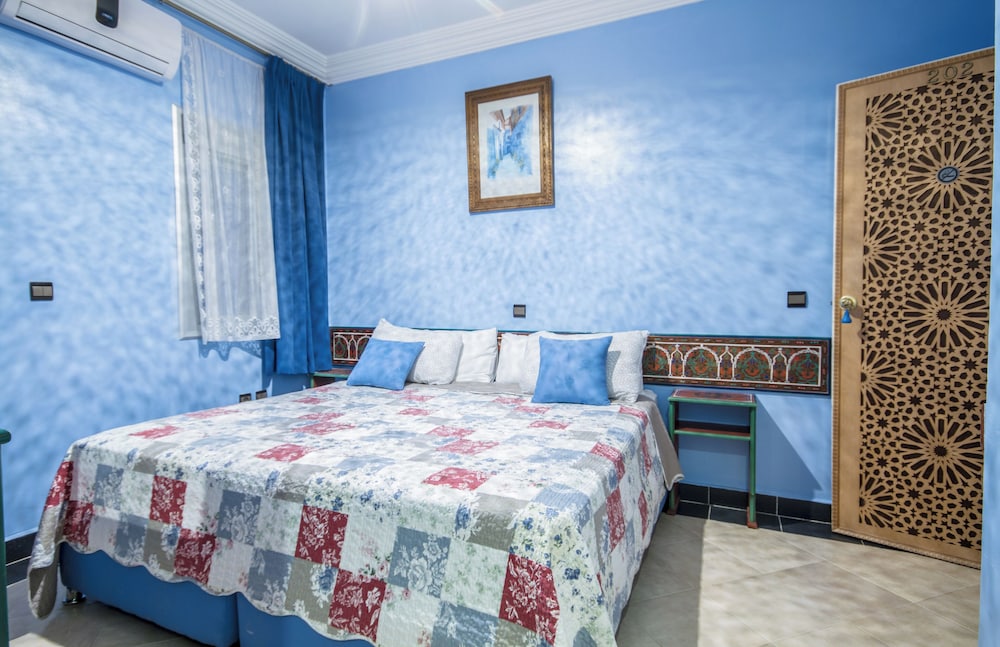 Standard, Single, Double Bed