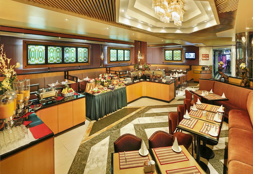 restaurant cafeteria