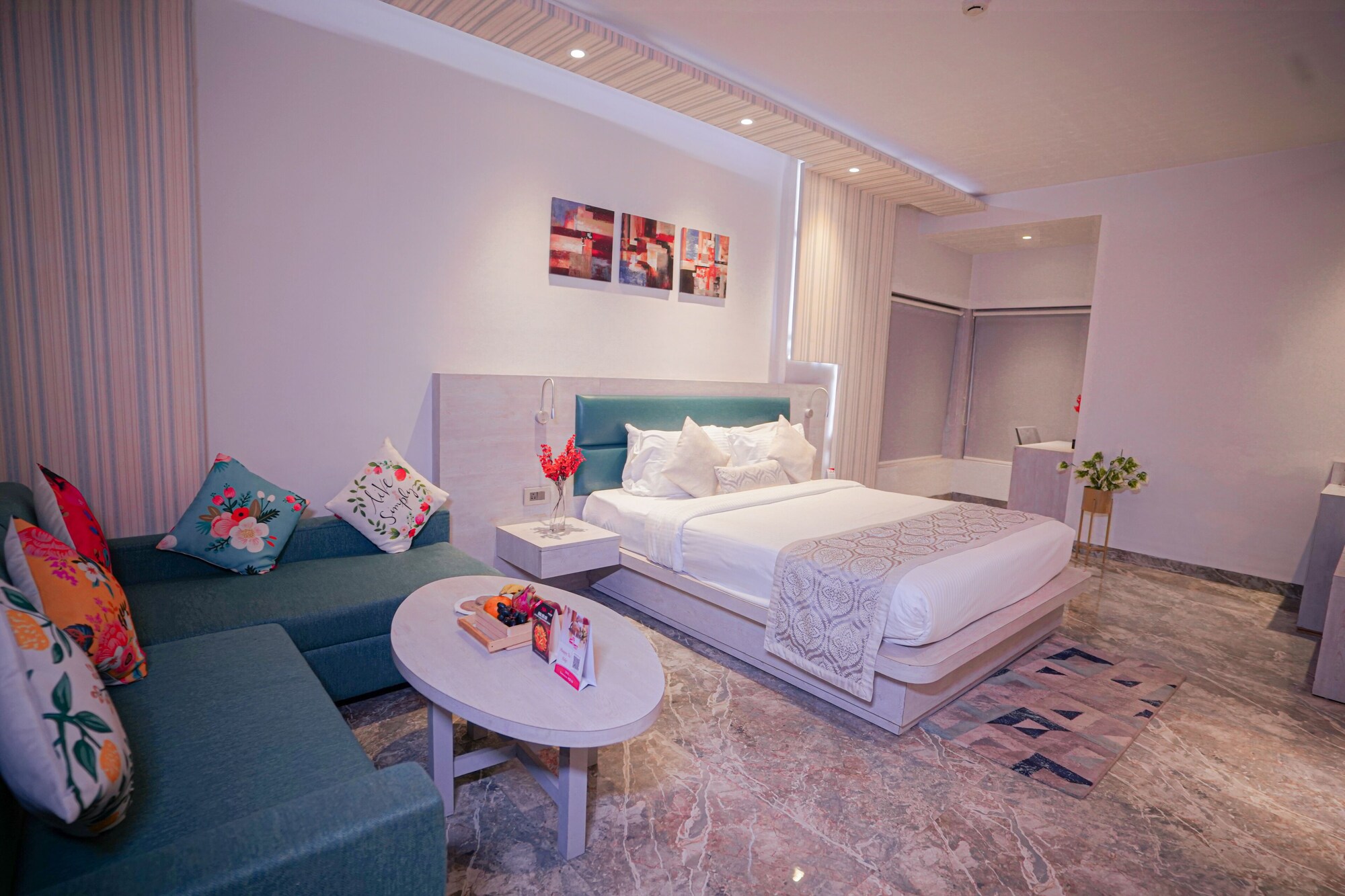 Smart, King Bed, Hotel Swarn Towers 8/9
