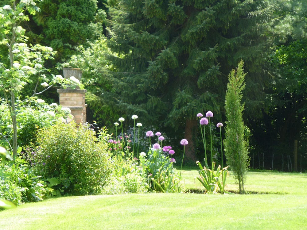 Blounts Court Farm - B&B 23/35