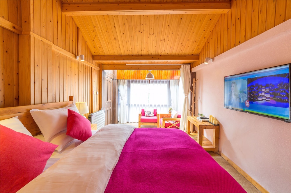 C'est La Vie Boutique Inn 13/50