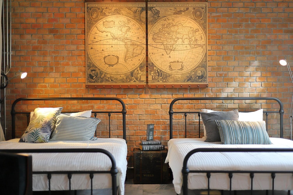 Bangkok Voyage Boutique 40/47