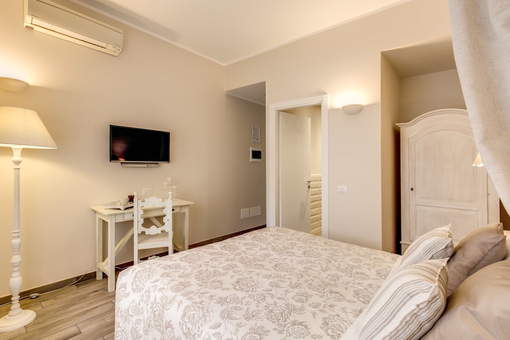 1 BEDROOM, COMFORT, APARTMENT, QUEEN BED, SOFA