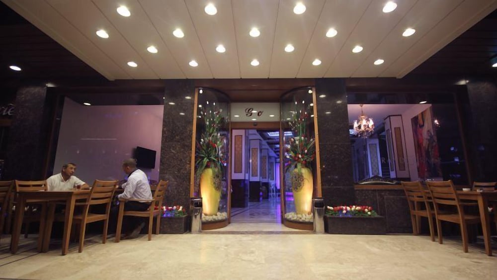 Grand Corner Boutique Hotel 31/45