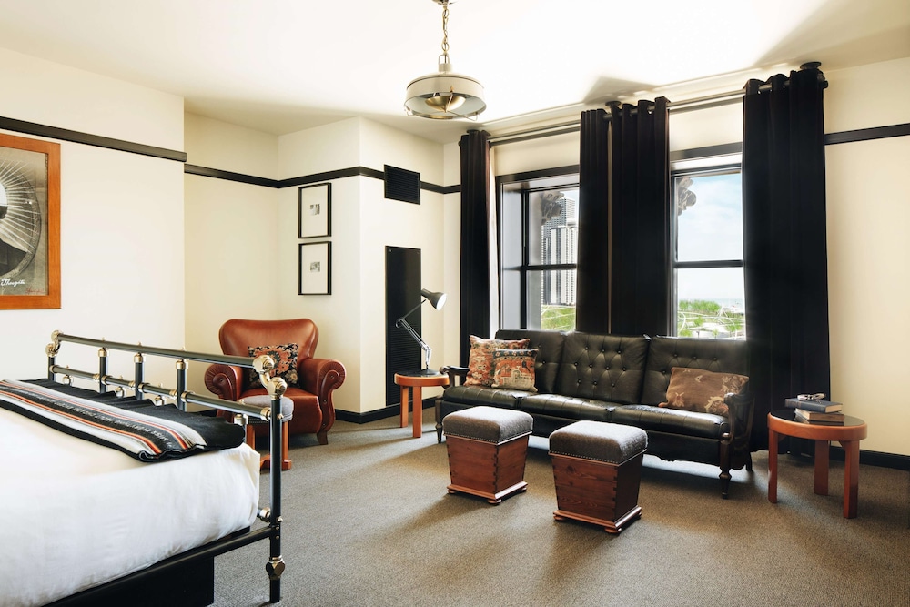 Chicago Athletic Association 37/79