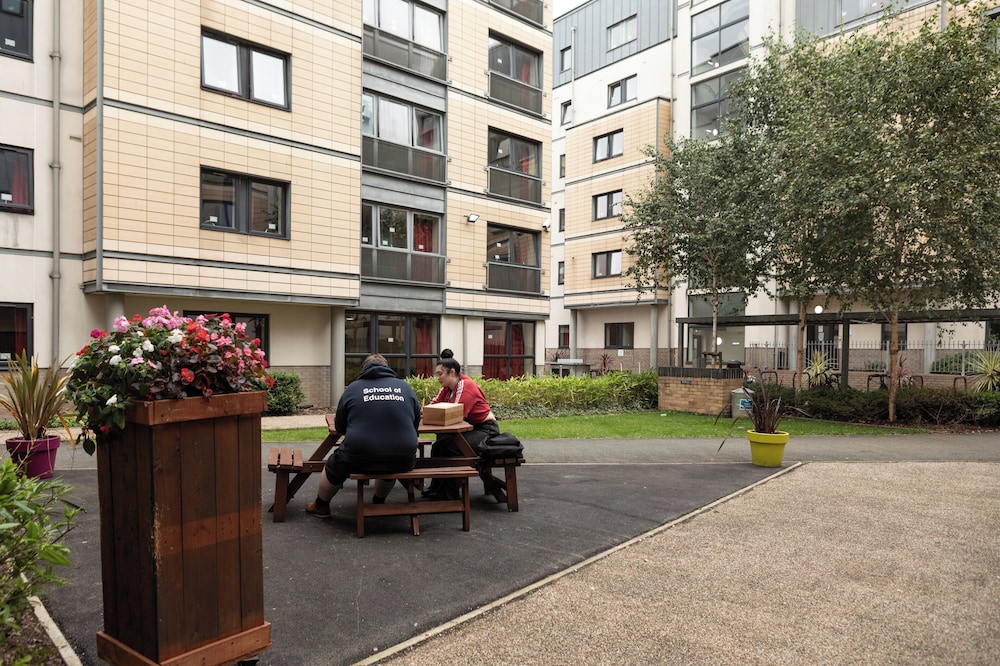 Albert Court Campus Accommodation 10/15