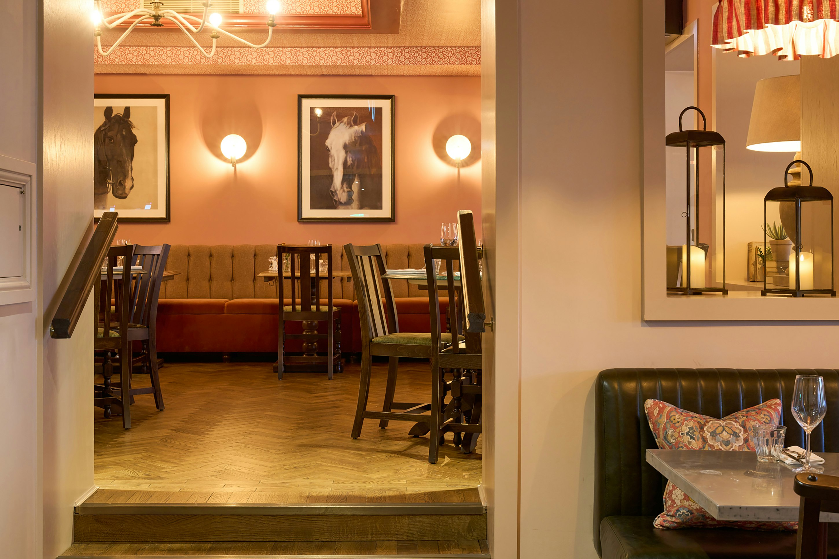 White Horse Hotel 31/46