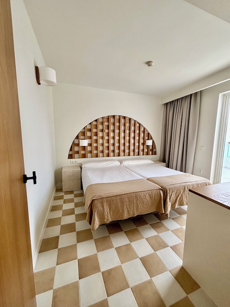 Neptuno Suites - Only Adults 18/50