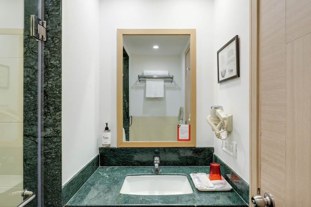 Red Fox Hotel Sector 60 Gurugram 60/62