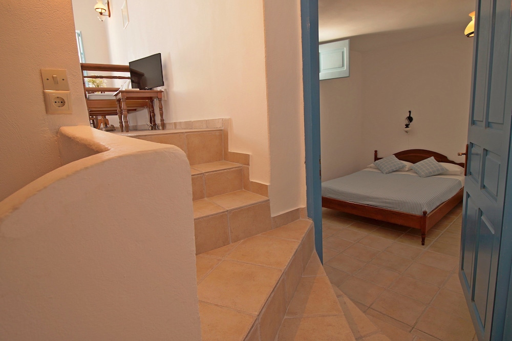 Aethrio Sunset Village Oia 26/87
