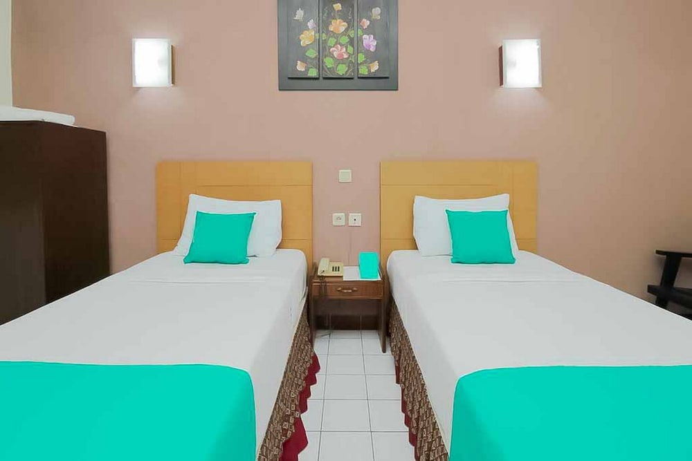 Hotel Lestari Near Lippo Plaza Mall Jember 14/36