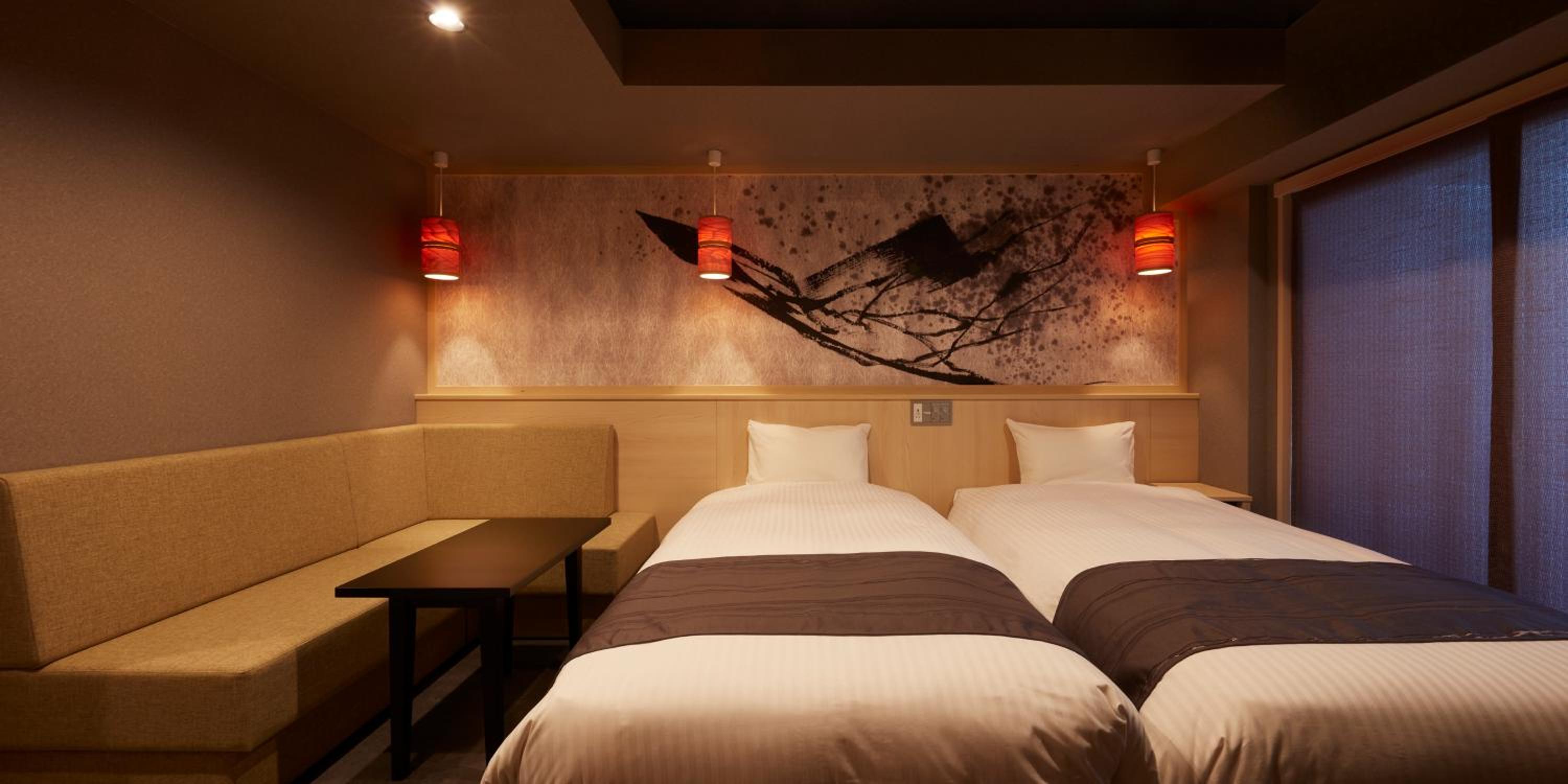 COMFORT, TWIN BEDS