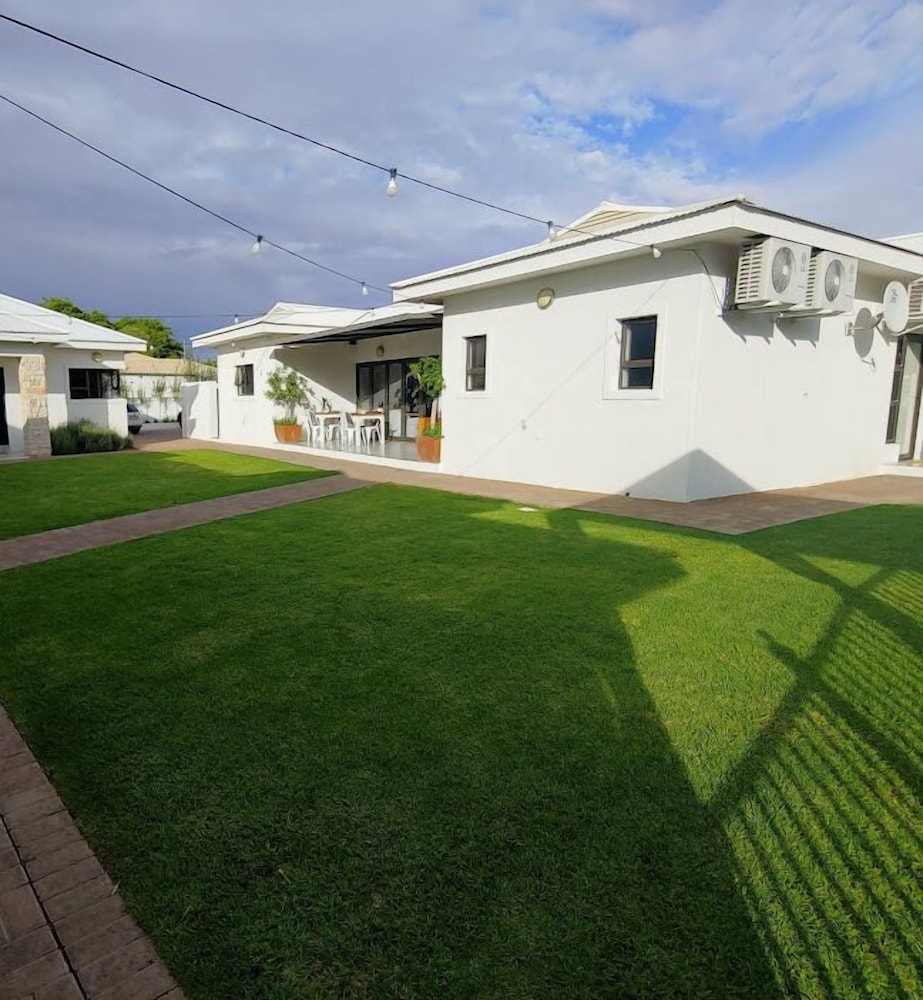 The Maxton Boutique Hotel 38/45