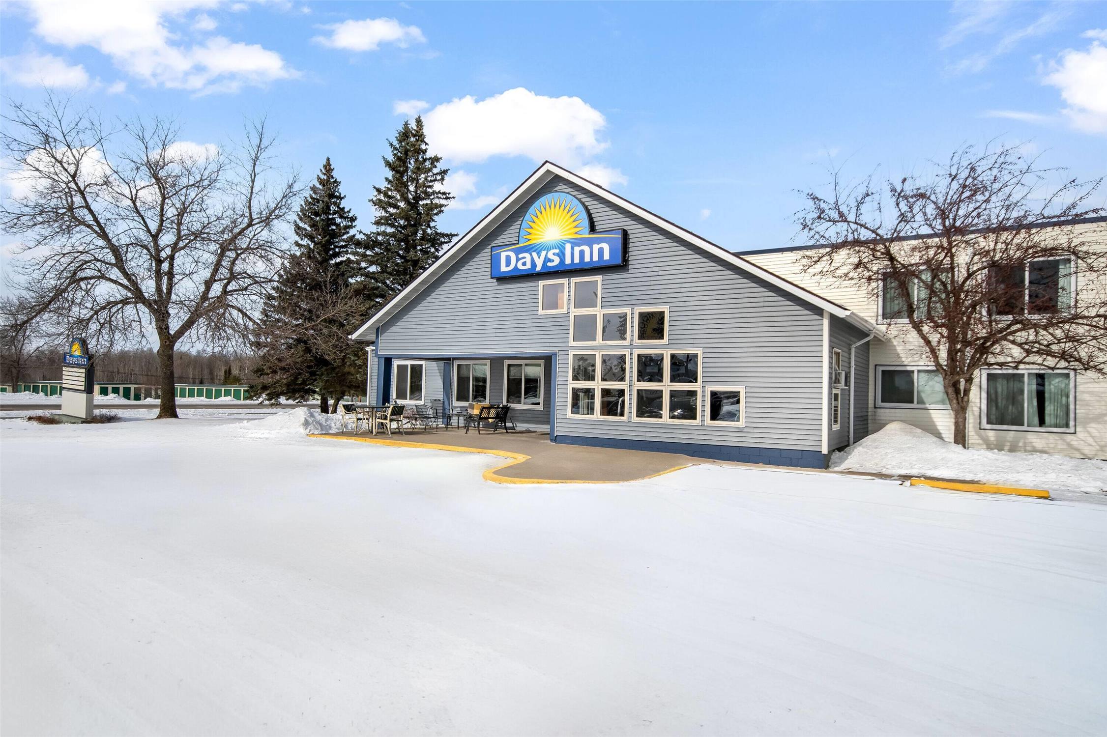 Days Inn by Wyndham International Falls 2/21