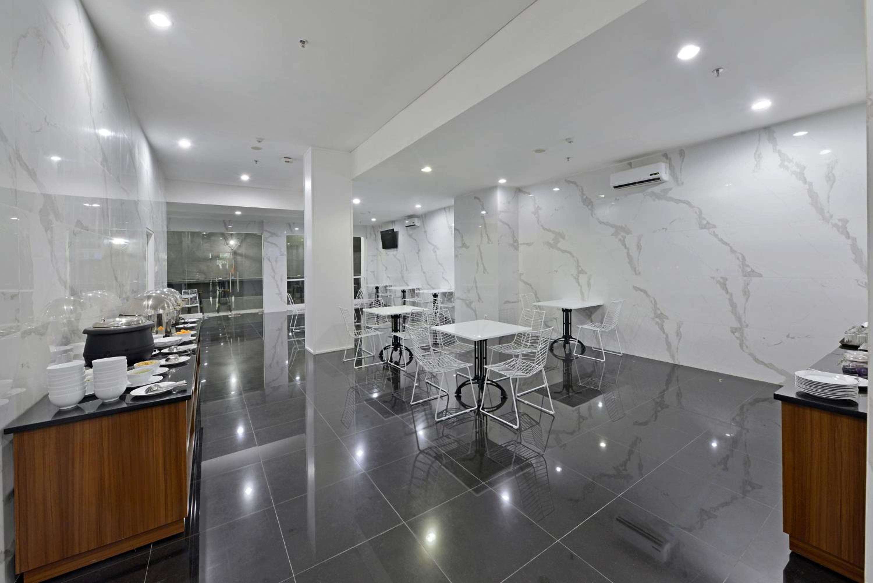 Whiz Hotel Falatehan Jakarta 54/57