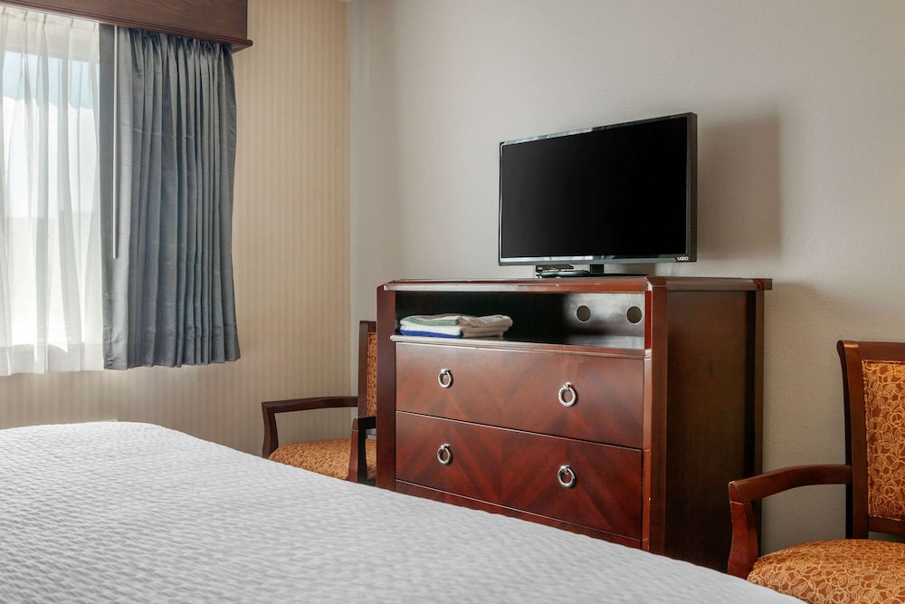 Wintergreen Hotel & Conference Center 43/49