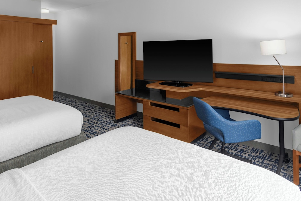 غرفة بسريرين كوين، Fairfield Inn Suites Calhoun 3/5