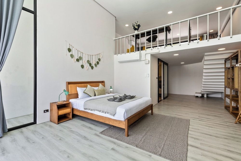 Zen Style Pool Access Townhouse 10/50