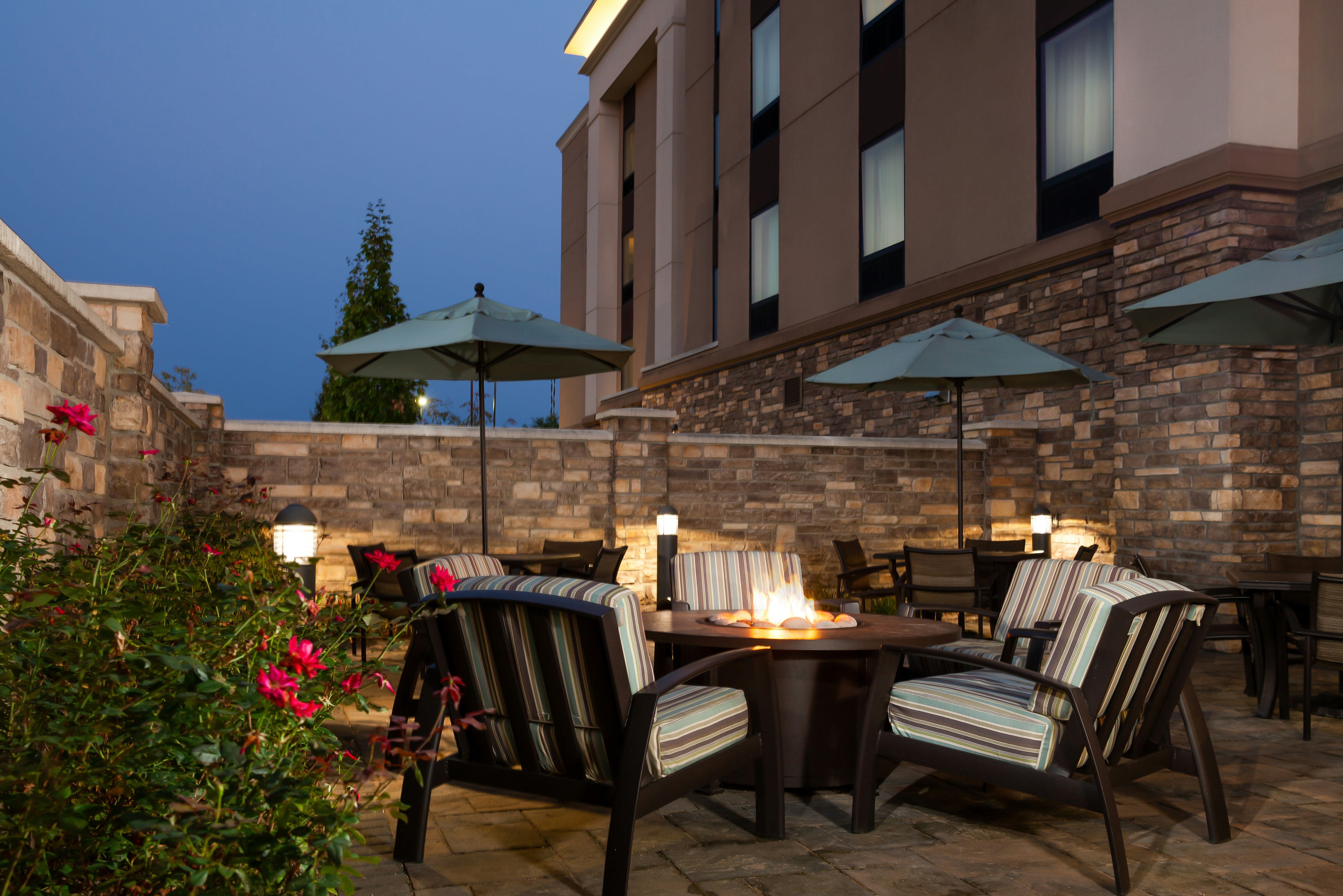 Hampton Inn and Suites Niles Warren OH 50/77
