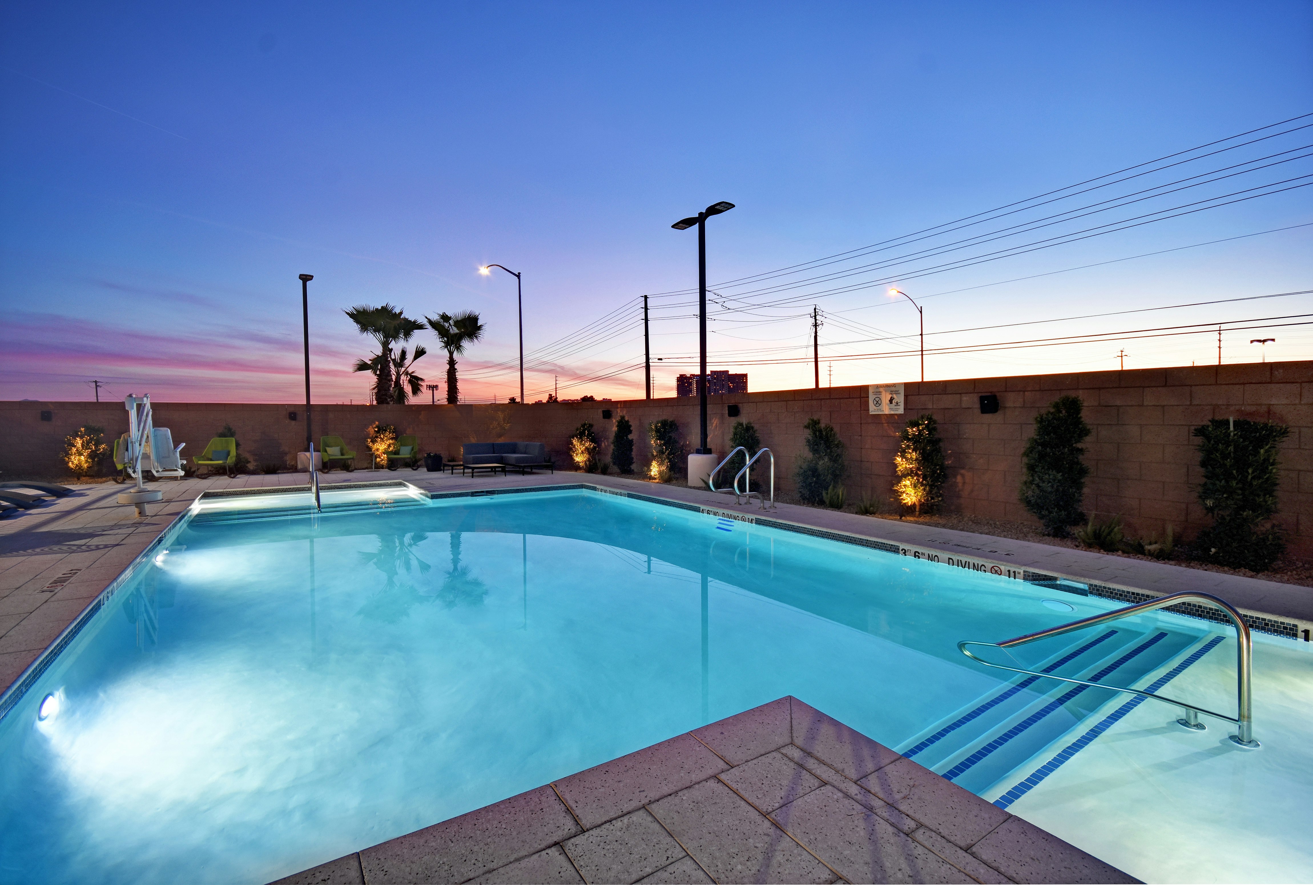 Hampton Inn Las Vegas Strip South 37/60