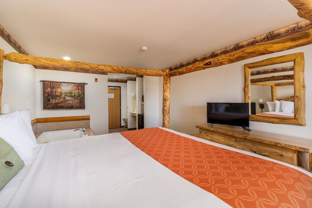 Grand Bear Resort at Starved Rock 13/57