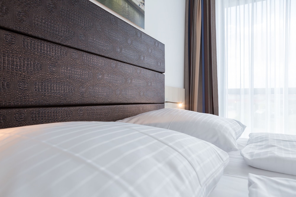 Viva Hotel Lubeck 26/45
