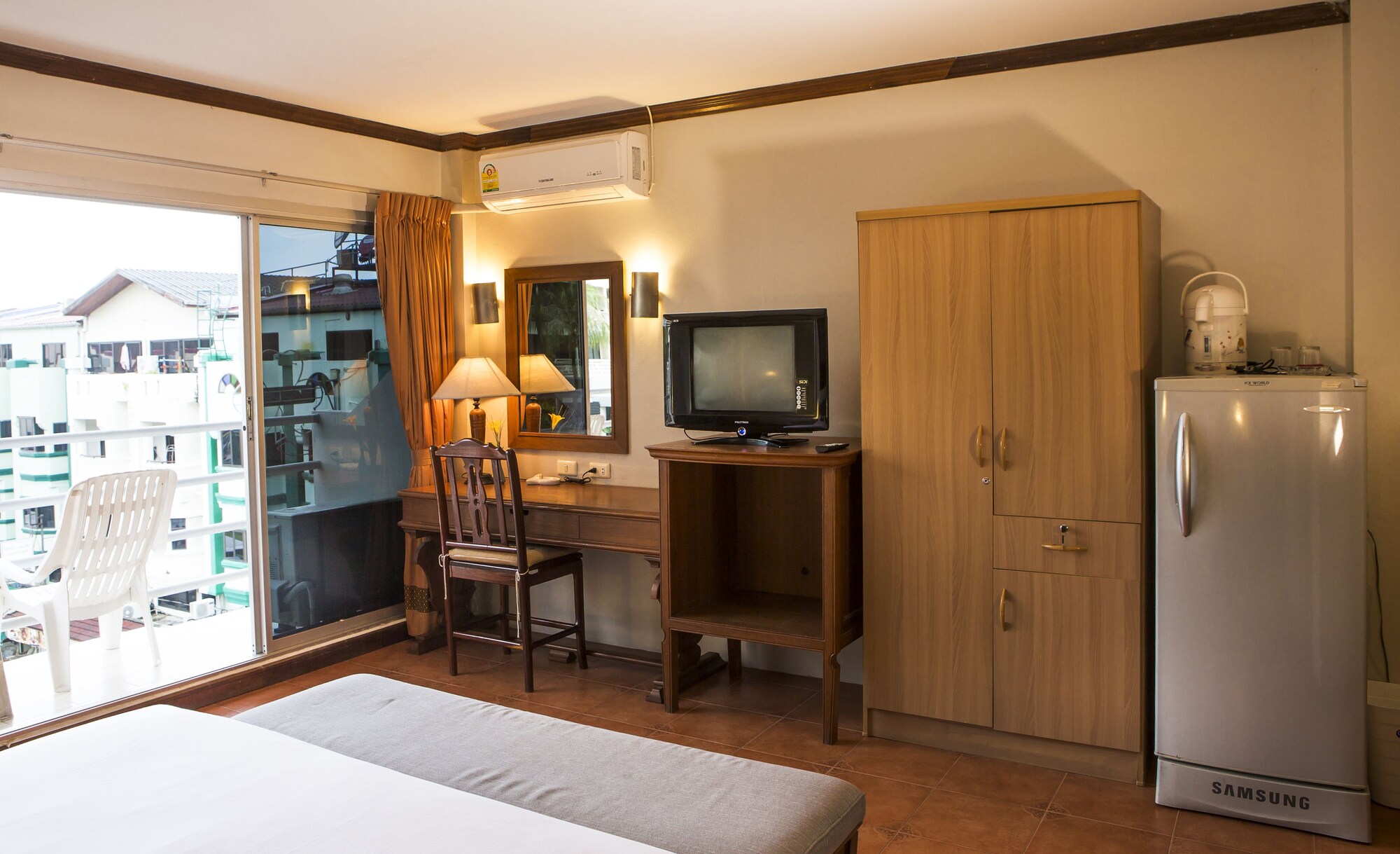 غرفة ديلوكس بسرير فردي بشرفة، Hotel de Karon 6/8