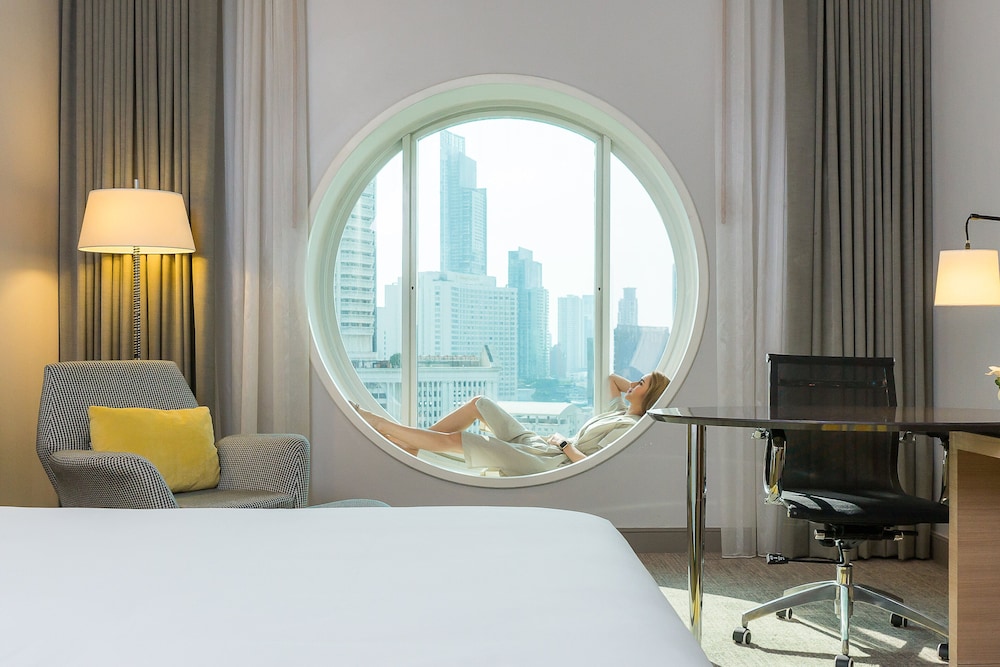 Holiday Inn Bangkok Silom 49/74