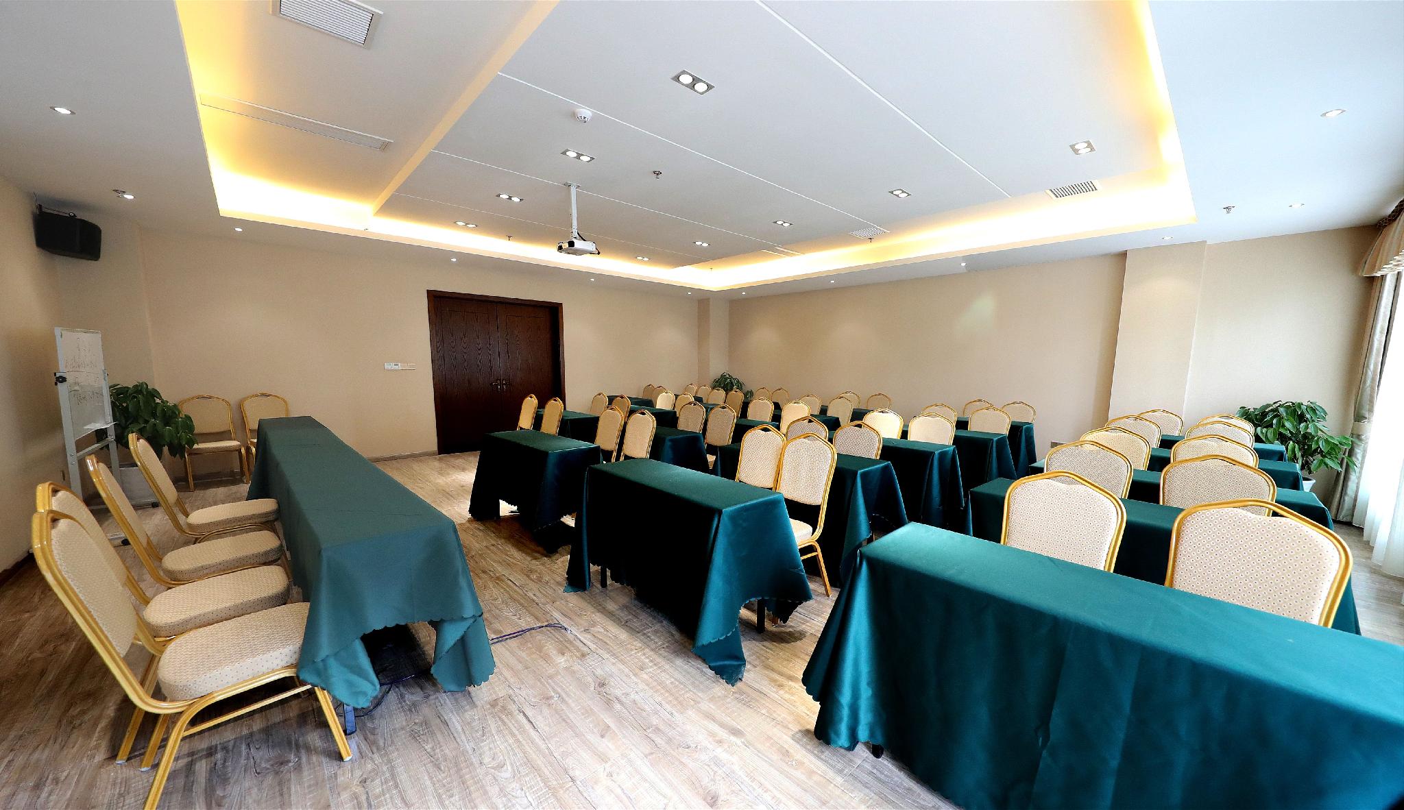 Zhongsheng Hotel 34/35