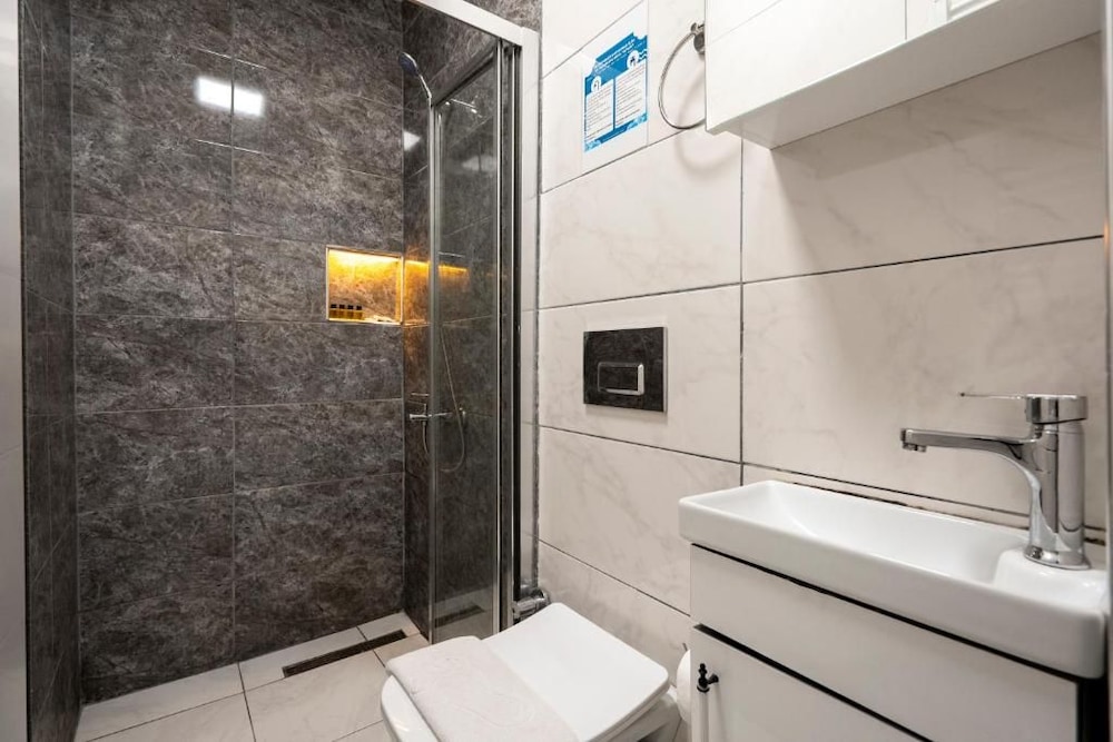 Hotel Emir 46/50