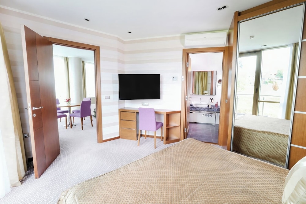 HOTEL PREMIER AQUA 68/72