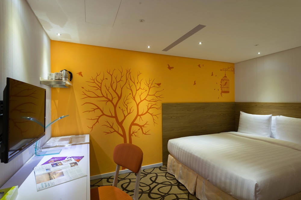 GREEN WORLD HOTEL ZHONGHUA 45/80