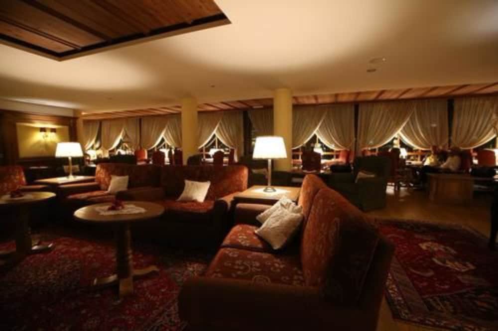 Alpen Suite Hotel 30/48
