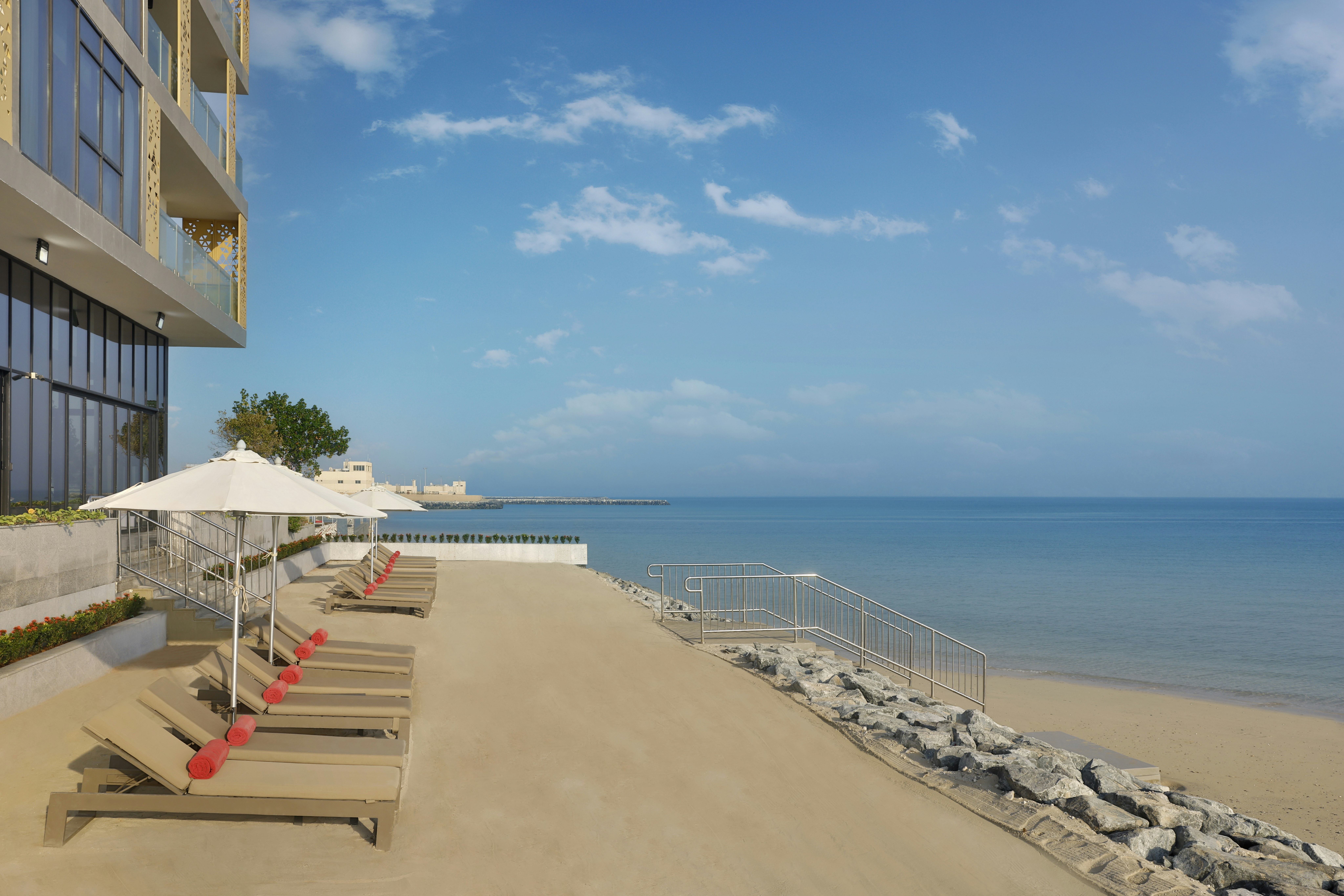 Beach Bay Hotel Mirfa, Edge by Rotana 44/48