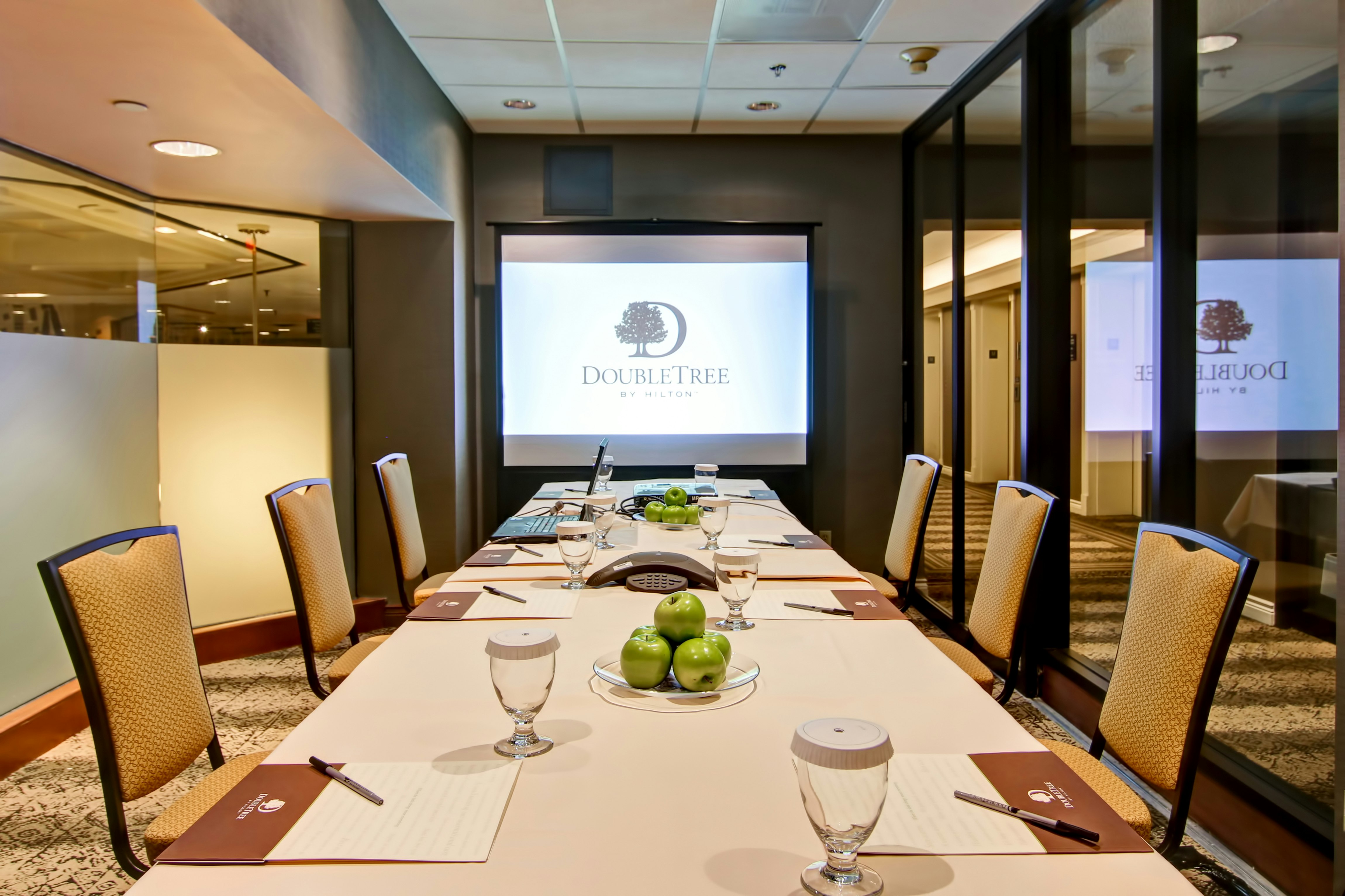 Doubletree By Hilton Hotel Toronto Downtown 75/83