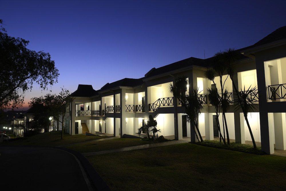 Indaba Hotel 4/83