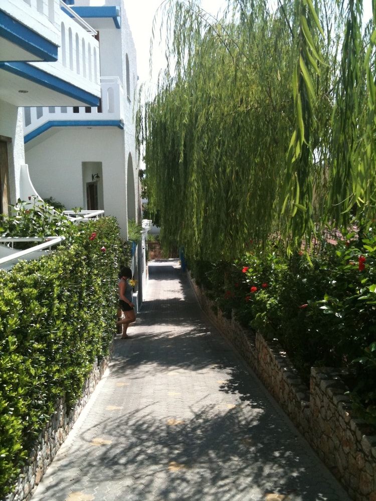 Folia Hotel Apartments 42/50