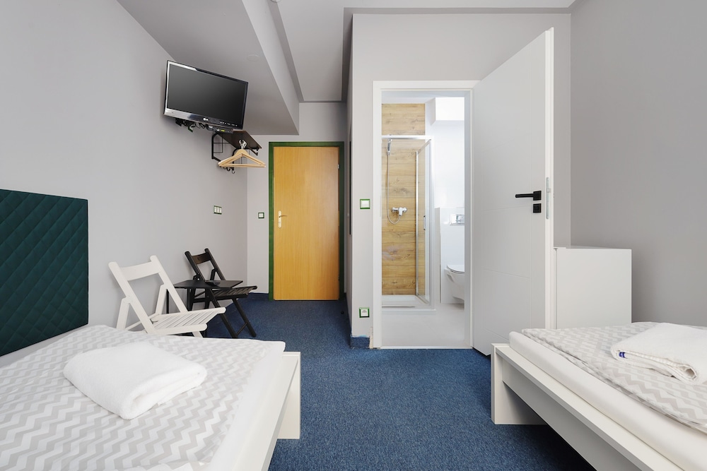 Moon Hostel New 11/28