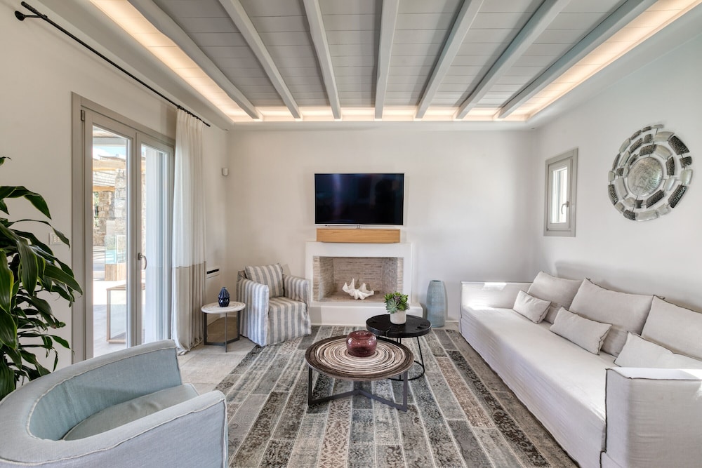 M Mykonos Villas 24/50