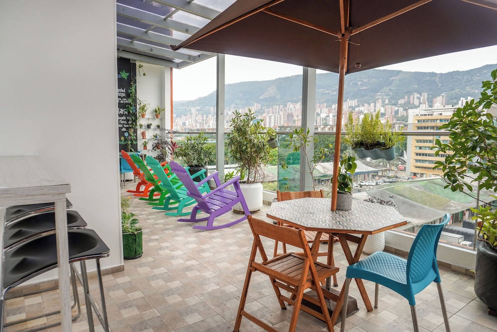 Sixtina Plaza Hotel 50/65