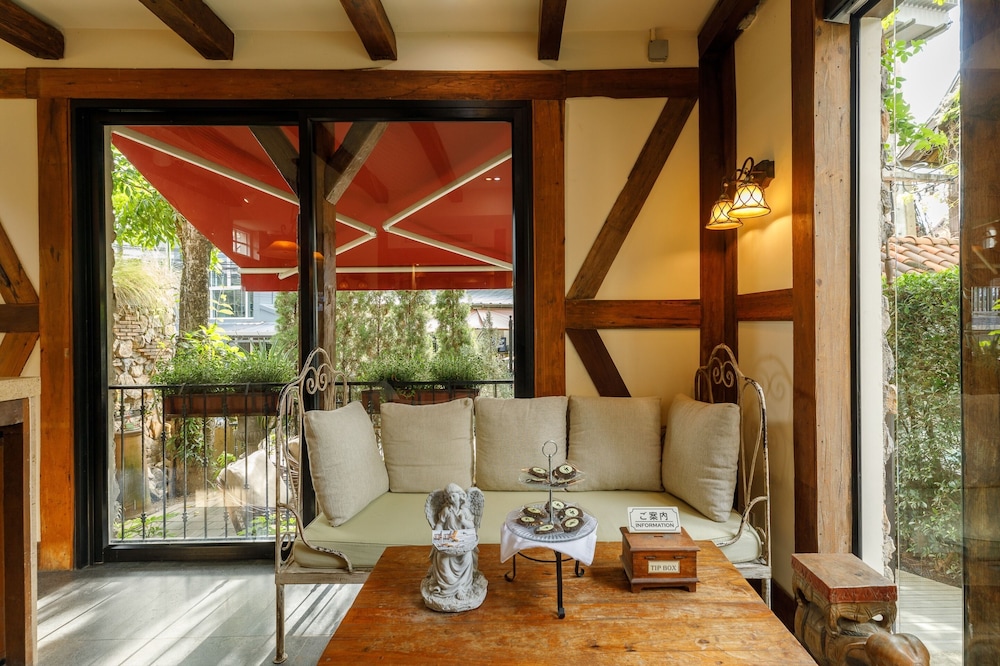 Le Charcoa Hotel 15/74